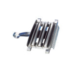 Kovinska krtača za govedo z glavnikom.